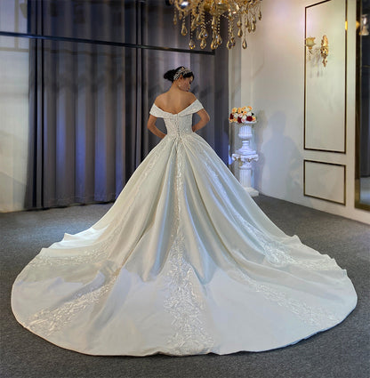 High Quality Bridal lace Gowns Long Tail Dream Wedding Dress